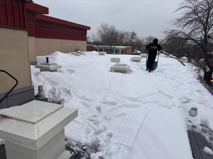Roof Snow Removal Saint-Rémi