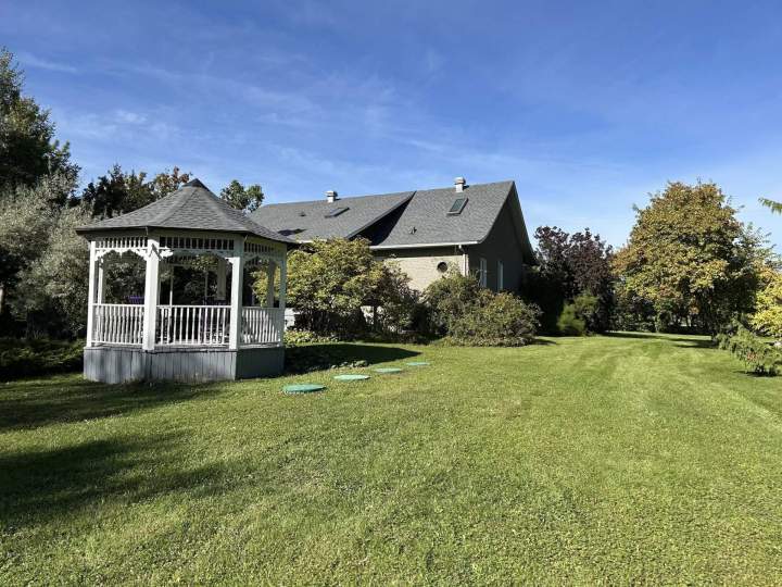 Toiture en bardeaux d'asphalte propre Saint-Rémi