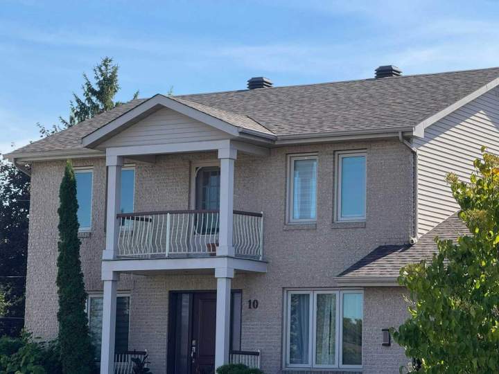 Toiture en bardeaux d'asphalte rénovée Saint-Rémi