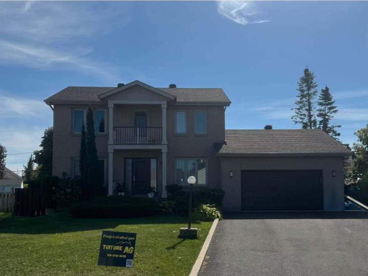 Couverture de maison en bardeaux d'asphalte Saint-Rémi