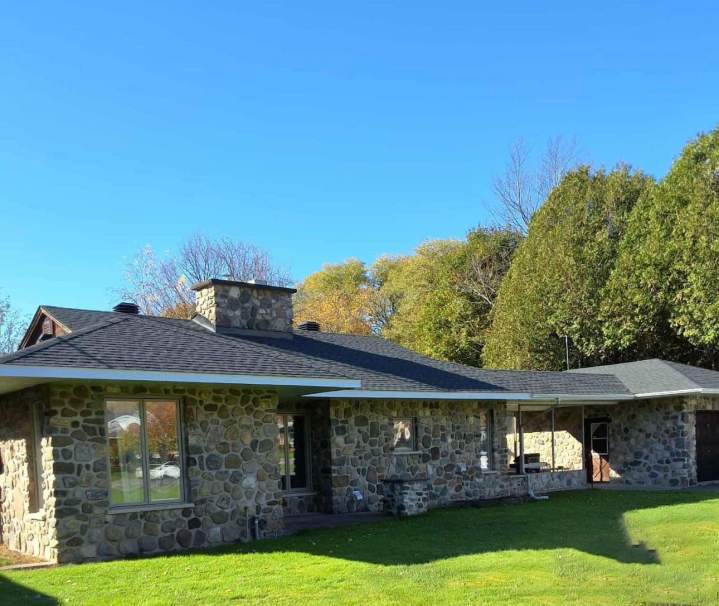 Toiture recouverte de bardeaux d'asphalte Saint-Rémi